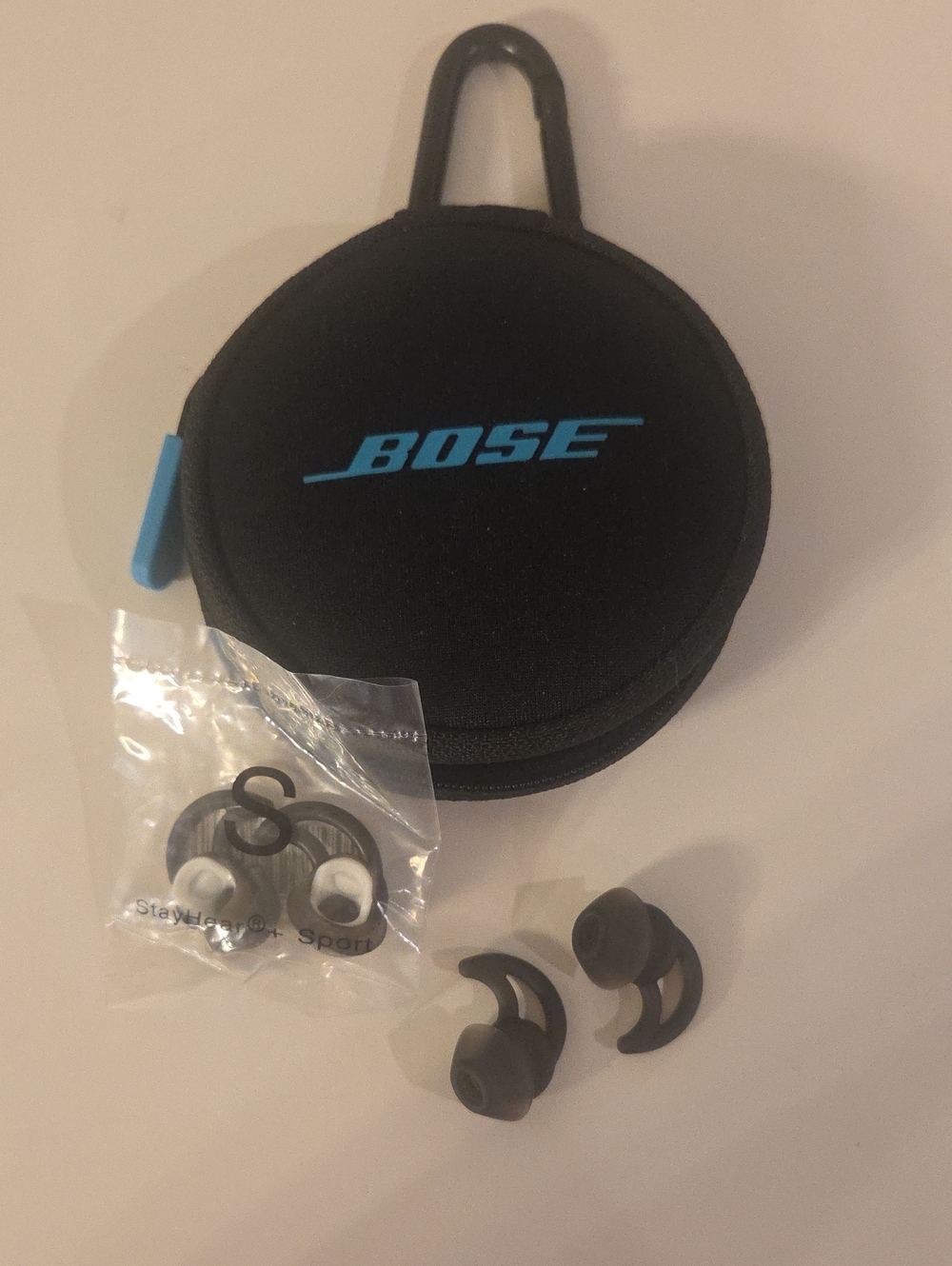 Bose Headphones Case with Zipper With 2 Sets Small Bose Sport Earbud Tips